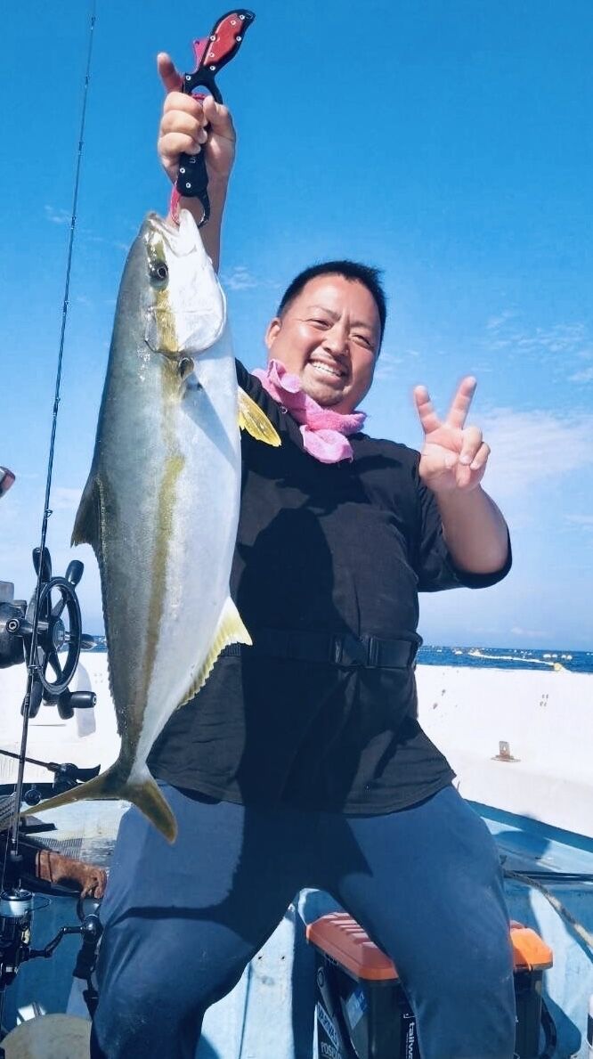 Image for the Tweet beginning: あけましておめでとうございます😃
2026年もコープフィッシングどうぞ宜しくお願いいたします☺️
『四季折々の旬な魚と、楽しいひとときを、最高の思い出に』をモットーに日々笑顔で出船しております。
本日より営業しておりますのでご予約の方お待ちしております😆
本年もよろしくお願いいたします😁 